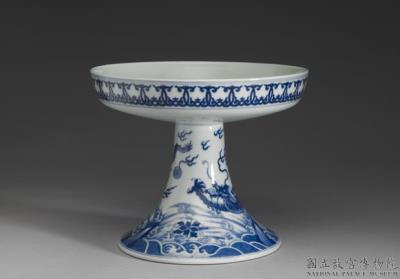 图片[3]-Dou stem bowl featuring fish transforming into dragon decoration in underglaze blue, Qing dynasty, Qianlong reign (1736-1795)-China Archive